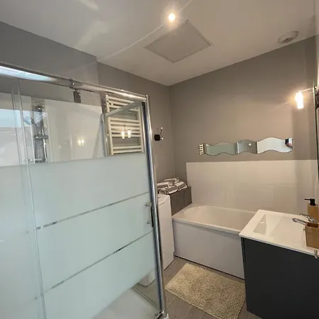 Maison De L'Ocean 100M Des Plages - Piscine Partagee Et Chauffee 2 Chambres بيت للعطل *